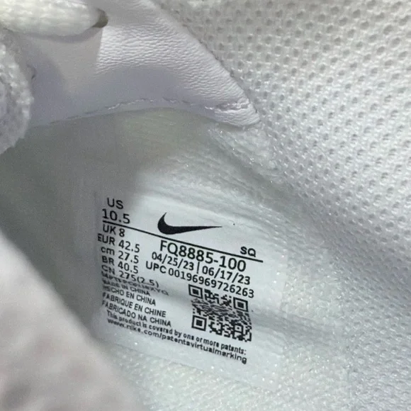 🎀Nike White Sneakers with Pink Accents - Picture 6 of 6